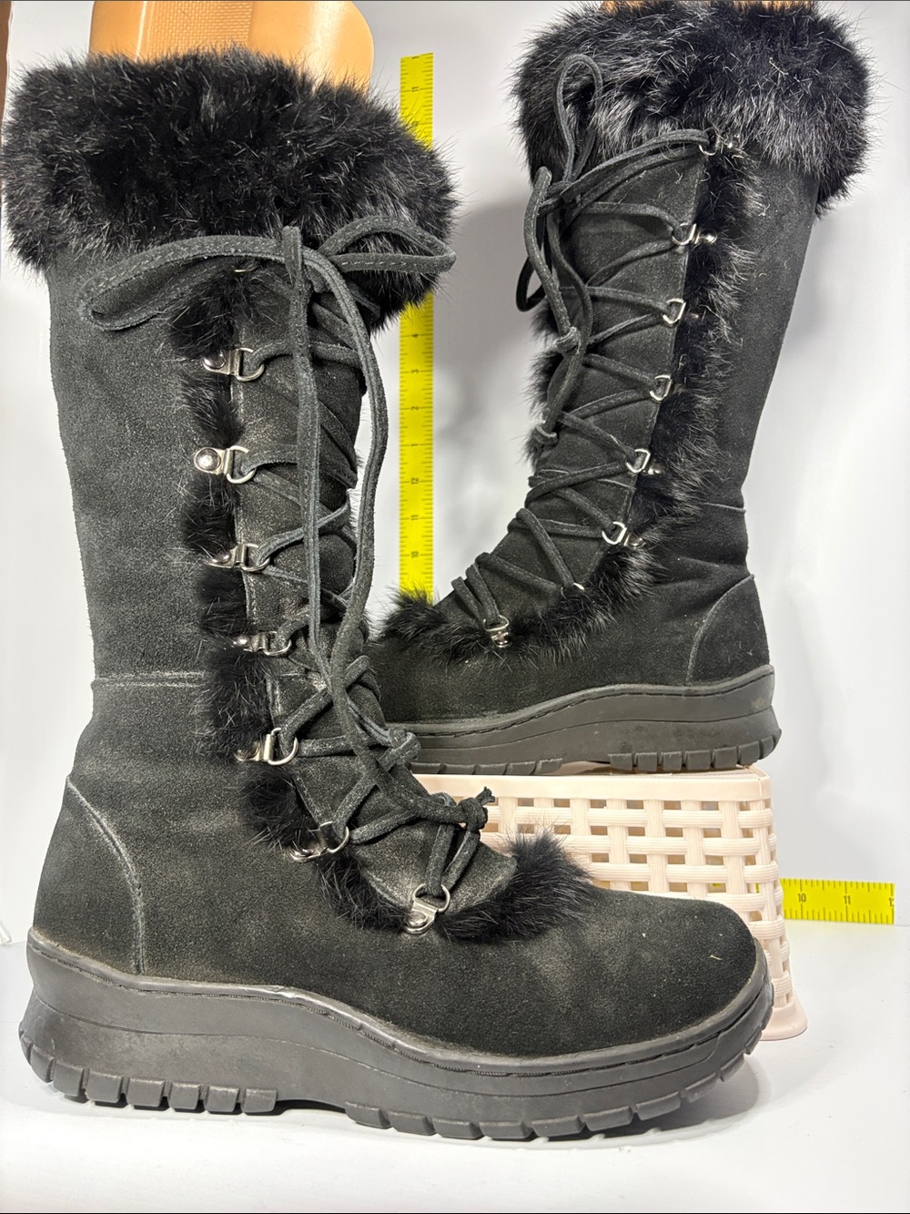 BearPaw Women's Black rabbit Fur Lace-Up Winter Boots 10 wide box 27